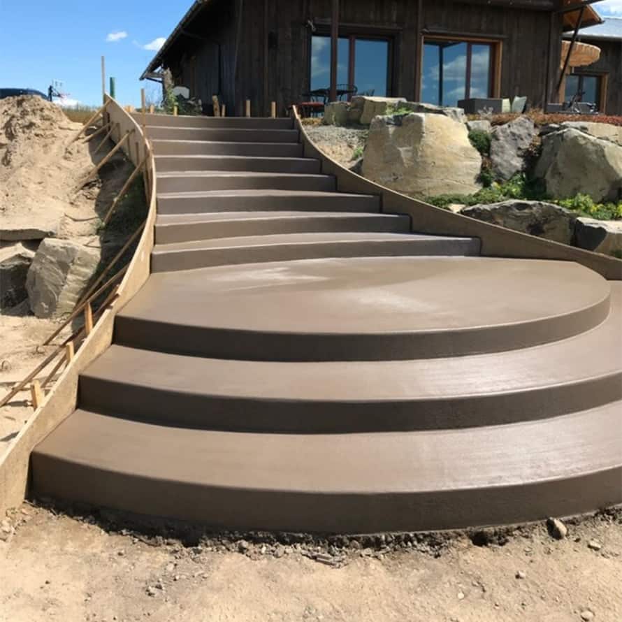 Rounded concrete residential steps